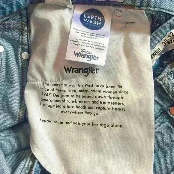 Wrangler Women’s Westward High Rise Boot Cut Jeans 30/32 embroidered sun - Picture 8 of 8